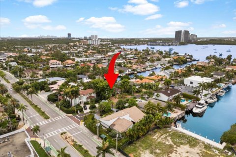 Villa ou maison à vendre à North Miami Beach, Floride: 3 chambres, 217.76 m2 № 1962461 - photo 11