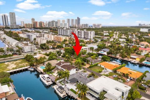 Villa ou maison à vendre à North Miami Beach, Floride: 3 chambres, 217.76 m2 № 1962461 - photo 10