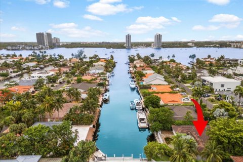 Villa ou maison à vendre à North Miami Beach, Floride: 3 chambres, 217.76 m2 № 1962461 - photo 6