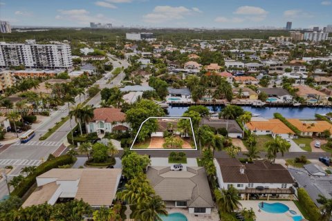 Villa ou maison à vendre à North Miami Beach, Floride: 3 chambres, 217.76 m2 № 1962461 - photo 12