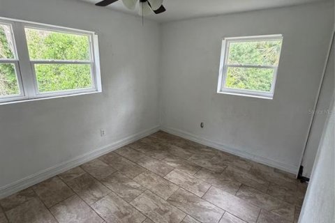 Immobilier commercial à vendre à Titusville, Floride: 8 chambres, 280.19 m2 № 2425411 - photo 4