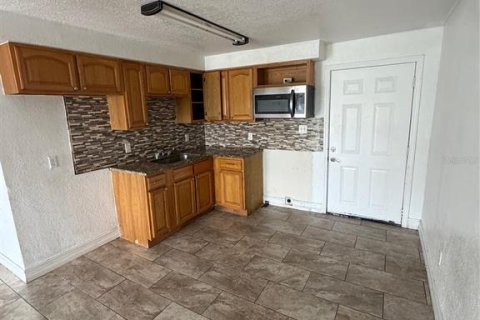 Immobilier commercial à vendre à Titusville, Floride: 8 chambres, 280.19 m2 № 2425411 - photo 10
