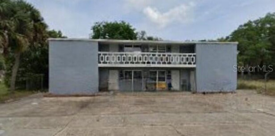 Immobilier commercial à Titusville, Floride 8 chambres, 280.19 m2 № 2425411