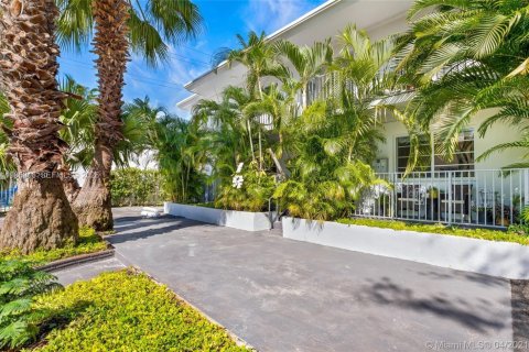 Apartment in Miami Beach, Florida 2 bedrooms, 102.19 sq.m. № 1995144 - photo 13