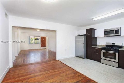 Apartment in Miami Beach, Florida 2 bedrooms, 102.19 sq.m. № 1995144 - photo 3