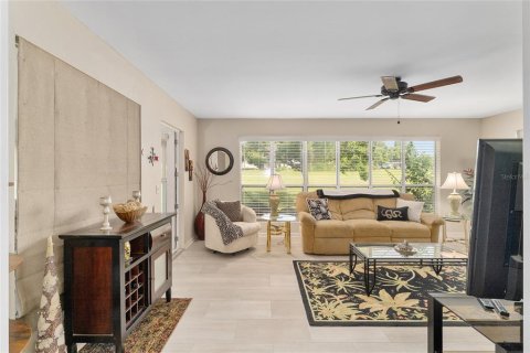 Casa en venta en Lady Lake, Florida, 3 dormitorios, 138.89 m2 № 1840387 - foto 4