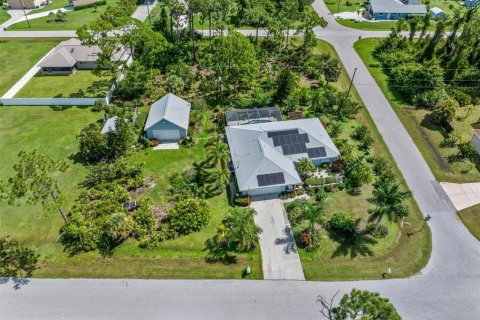 House in Port Charlotte, Florida 3 bedrooms, 164.34 sq.m. № 2342100