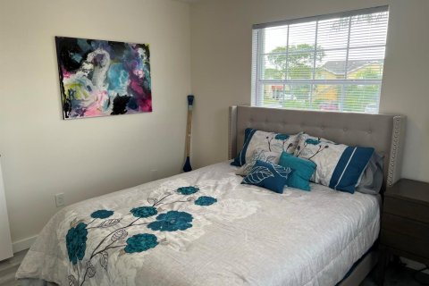 Condo in Hypoluxo, Florida, 2 bedrooms  № 2086816 - photo 13