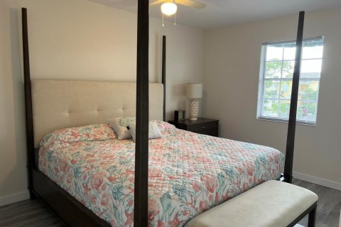 Condo in Hypoluxo, Florida, 2 bedrooms  № 2086816 - photo 11