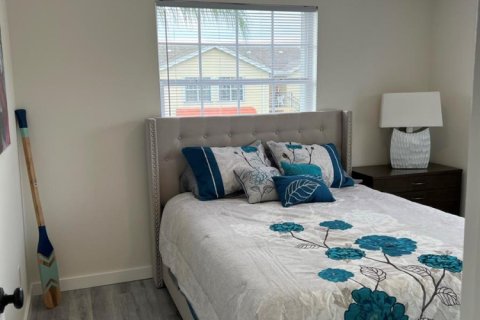Condo in Hypoluxo, Florida, 2 bedrooms  № 2086816 - photo 14