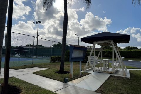 Condo in Hypoluxo, Florida, 2 bedrooms  № 2086816 - photo 18