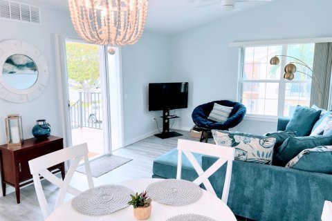Condo in Hypoluxo, Florida, 2 bedrooms  № 2086816 - photo 4