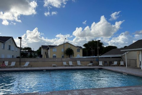 Condo in Hypoluxo, Florida, 2 bedrooms  № 2086816 - photo 22