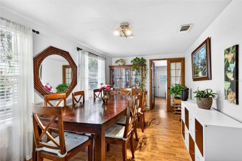 House in Tampa, Florida 3 bedrooms, 135.64 sq.m. № 2199318 - photo 7