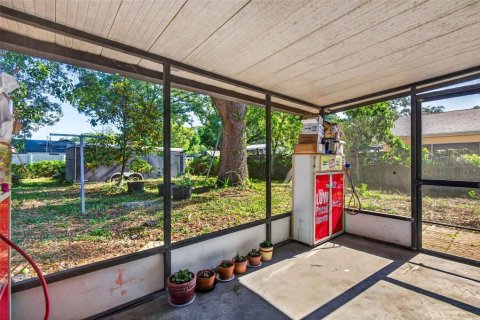 House in Tampa, Florida 3 bedrooms, 135.64 sq.m. № 2199318 - photo 16