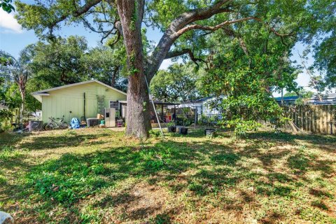 House in Tampa, Florida 3 bedrooms, 135.64 sq.m. № 2199318 - photo 19