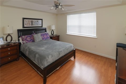 Touwnhouse à louer à Doral, Floride: 4 chambres, 175.4 m2 № 1935555 - photo 5