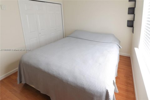 Touwnhouse à louer à Doral, Floride: 4 chambres, 175.4 m2 № 1935555 - photo 7