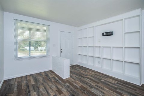 Commercial property in Brooksville, Florida 4 bedrooms, 123.1 sq.m. № 1569494 - photo 9