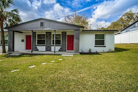 Commercial property in Brooksville, Florida 4 bedrooms, 123.1 sq.m. № 1569494 - photo 2