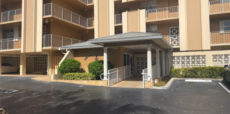 Condo in Fort Lauderdale, Florida, 2 bedrooms  № 750372