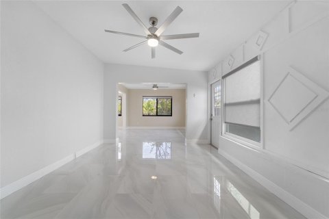 Villa ou maison à vendre à Saint Pete Beach, Floride: 4 chambres, 177.63 m2 № 1612719 - photo 14