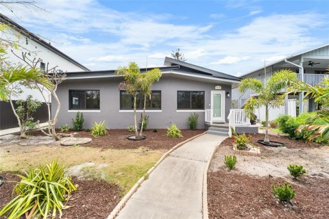 Villa ou maison à vendre à Saint Pete Beach, Floride: 4 chambres, 177.63 m2 № 1612719 - photo 1