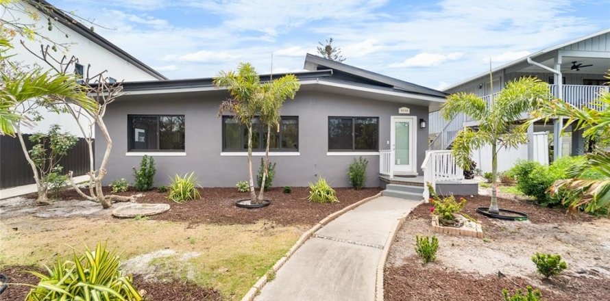 Casa en Saint Pete Beach, Florida 4 dormitorios, 177.63 m2 № 1612719