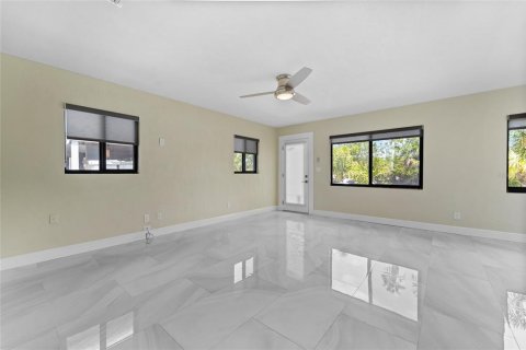 Villa ou maison à vendre à Saint Pete Beach, Floride: 4 chambres, 177.63 m2 № 1612719 - photo 6
