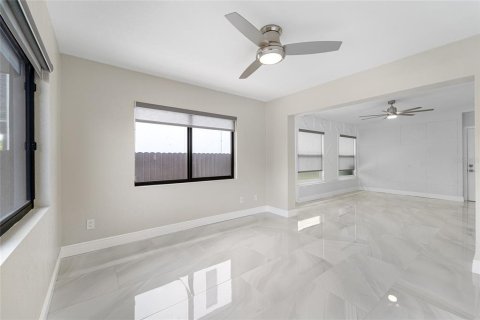 Villa ou maison à vendre à Saint Pete Beach, Floride: 4 chambres, 177.63 m2 № 1612719 - photo 10