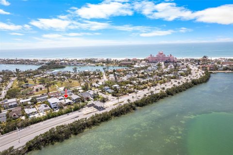 Villa ou maison à vendre à Saint Pete Beach, Floride: 4 chambres, 177.63 m2 № 1612719 - photo 3