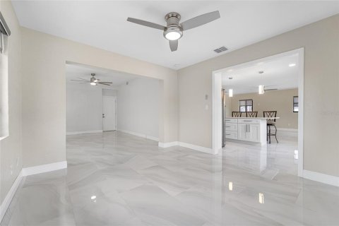 Villa ou maison à vendre à Saint Pete Beach, Floride: 4 chambres, 177.63 m2 № 1612719 - photo 11