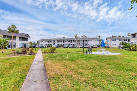 Condo in Bradenton, Florida, 1 bedroom  № 1565824 - photo 21