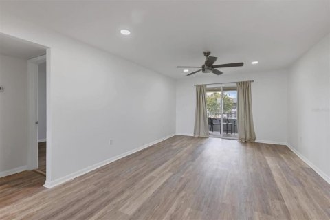 Condo in Bradenton, Florida, 1 bedroom  № 1565824 - photo 8