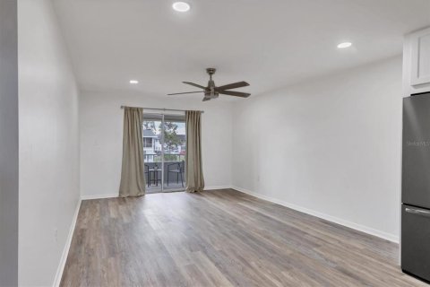Condo in Bradenton, Florida, 1 bedroom  № 1565824 - photo 10