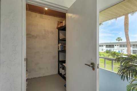 Condo in Bradenton, Florida, 1 bedroom  № 1565824 - photo 18