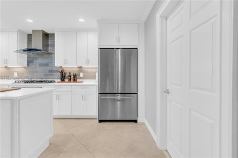 House in Pompano Beach, Florida 3 bedrooms, 154.68 sq.m. № 2003634 - photo 19