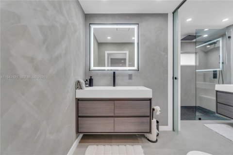 House in Pompano Beach, Florida 3 bedrooms, 154.68 sq.m. № 2003634 - photo 28