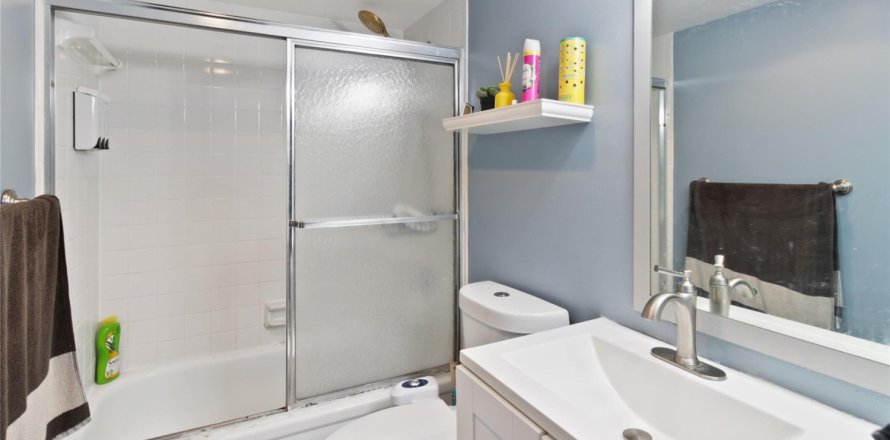 Condo in Lauderhill, Florida, 2 bedrooms  № 949915