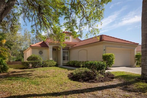 House in Tarpon Springs, Florida 3 bedrooms, 132.01 sq.m. № 2341798