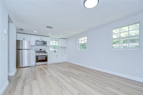 House in Tampa, Florida 2 bedrooms, 69.49 sq.m. № 1822427 - photo 5