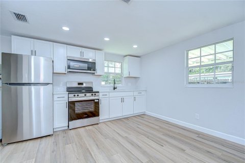 House in Tampa, Florida 2 bedrooms, 69.49 sq.m. № 1822427 - photo 6