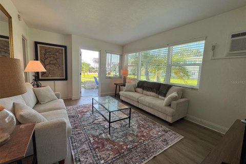 Condominio en alquiler en Saint Petersburg, Florida, 1 dormitorio, 48.77 m2 № 1901122 - foto 5