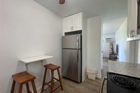 Condominio en alquiler en Saint Petersburg, Florida, 1 dormitorio, 48.77 m2 № 1901122 - foto 12