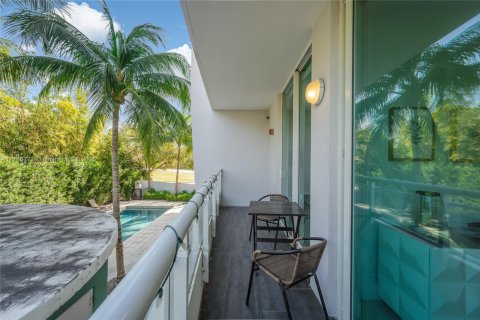 Condo in Miami Beach, Florida, 1 bedroom  № 1704296 - photo 14