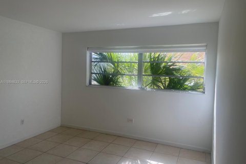 Снять в аренду кондоминиум в Норт-Майами-Бич, Флорида 2 спальни, 77.11м2, № 2048103 - фото 6