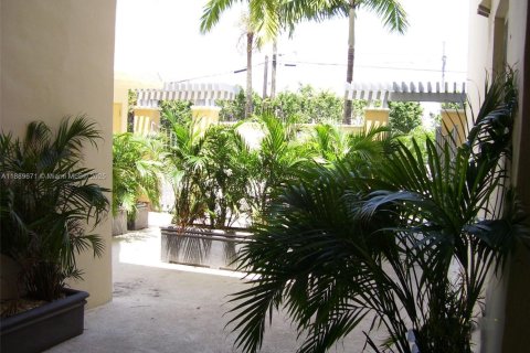 Copropriété à louer à Miami, Floride: 1 chambre, 55.37 m2 № 1943620 - photo 16