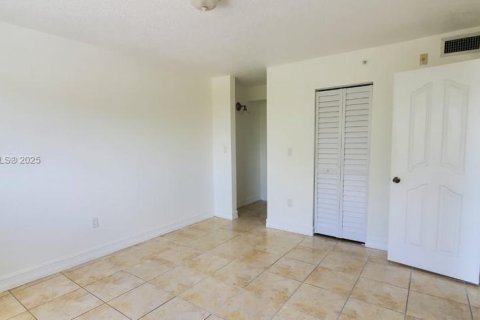 Copropriété à louer à Miami, Floride: 1 chambre, 55.37 m2 № 1943620 - photo 5
