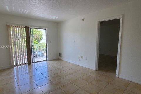 Copropriété à louer à Miami, Floride: 1 chambre, 55.37 m2 № 1943620 - photo 8