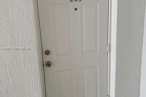 Copropriété à louer à Miami, Floride: 1 chambre, 55.37 m2 № 1943620 - photo 18